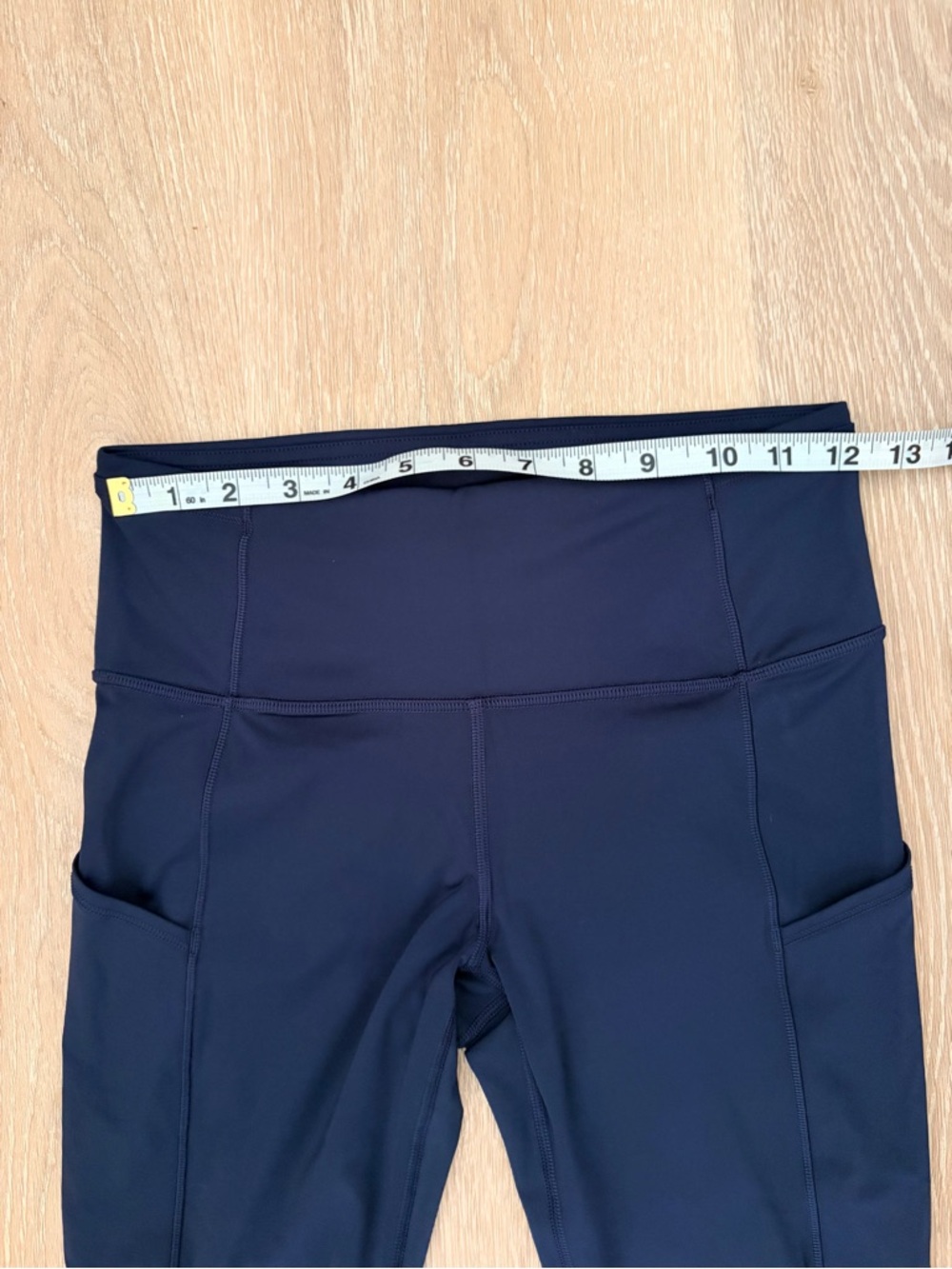 lululemon athletica Navy Mid-Rise Cropped Leggings- Size 6 (SM) - Picture 6 of 10
